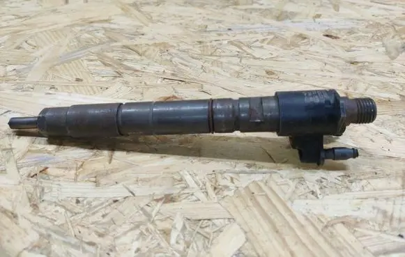 Volvo XC60 Fuel injector 31303238