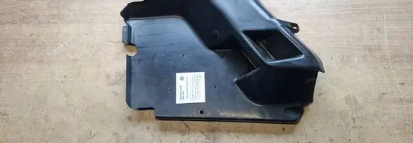 Volkswagen Transporter - Caravelle T4 Battery tray heat shield 702915435