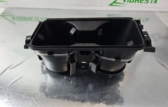 Cup holder front