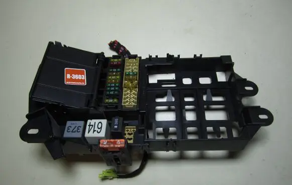 Audi A6 S6 C6 4F Fuse box set 4L0971845