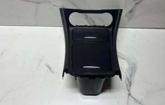 Mercedes-Benz A W176 Center console A1766802000