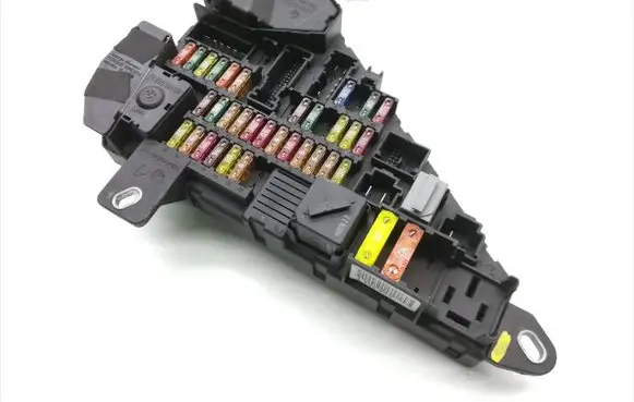BMW 5 E39 Fuse module 6906558 6906599 6906601