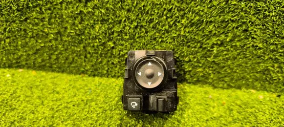 Hyundai Bayon Wing mirror switch 93530BV010