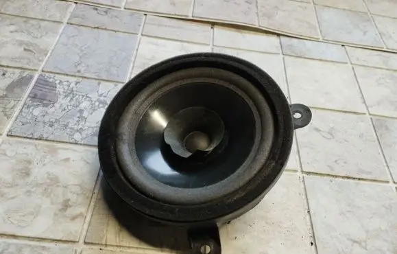 Subaru Outback Parcel shelf speaker 86301AJ020