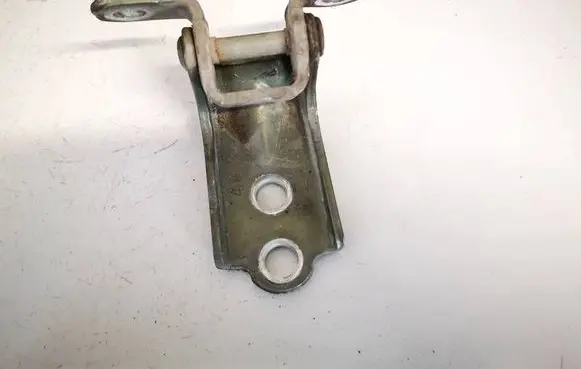 Subaru Impreza III Rear door lower hinge