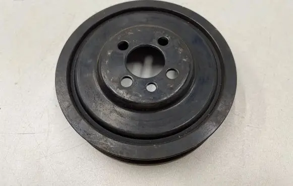Volkswagen Golf V Crankshaft pulley 03g105243