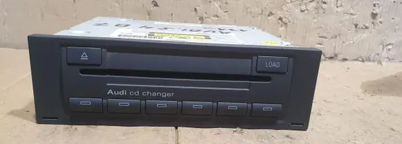 Audi A4 S4 B7 8E 8H CD/DVD changer 8E0035111D