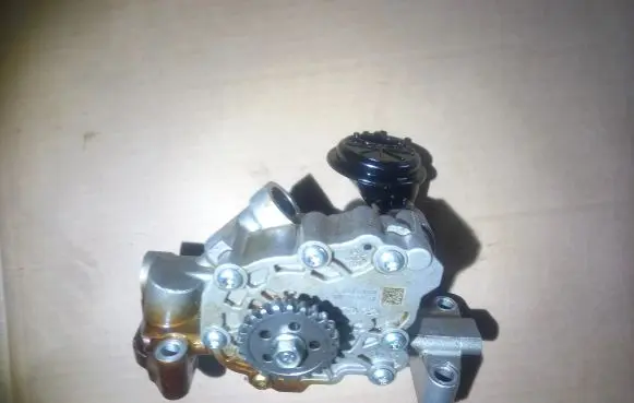 Hyundai Santa Fe Oil pump 210601U1B2