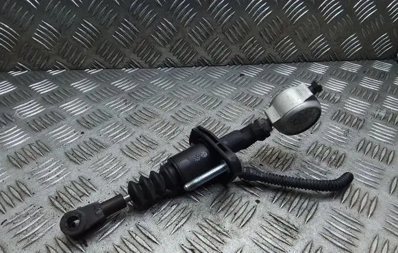 Clutch slave cylinder