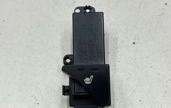 KIA Sportage Seat heating switch 4912011110