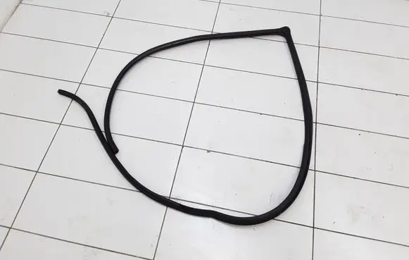 Toyota Corolla Verso AR10 Front door rubber seal