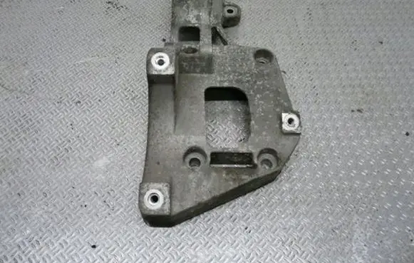Seat Altea XL Generator/alternator bracket 06f903143f