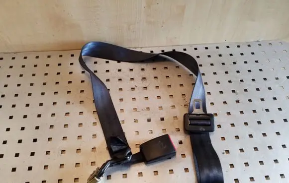 Audi A3 S3 8L Middle seatbelt (rear) 8L0857713A