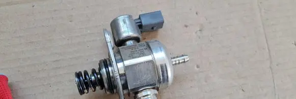 Audi Q5 SQ5 Fuel injection high pressure pump 06K127028F 6008498837 0261520611