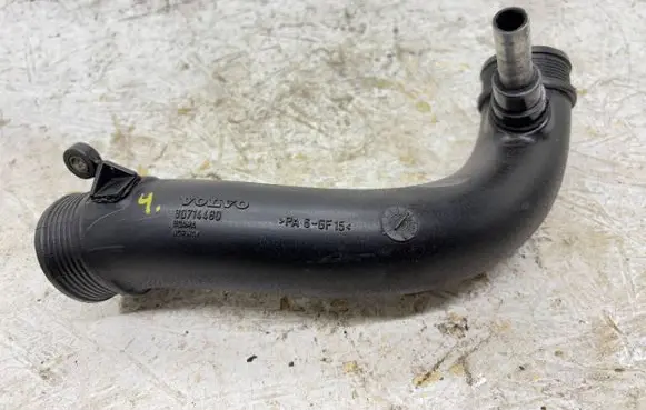Volvo V70 Intercooler hose/pipe 30714480