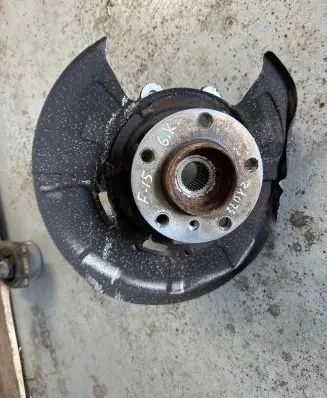 BMW X5 F15 Rear wheel hub 6770983