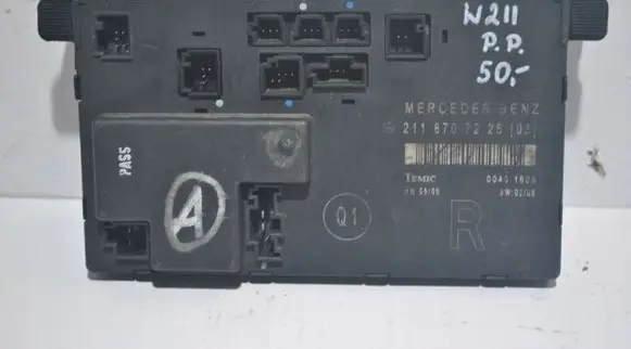 Mercedes-Benz E W211 Door control unit/module 2118707226