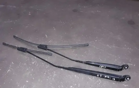 Citroen C3 Picasso Front wiper blade arm 9673852680 9673853680