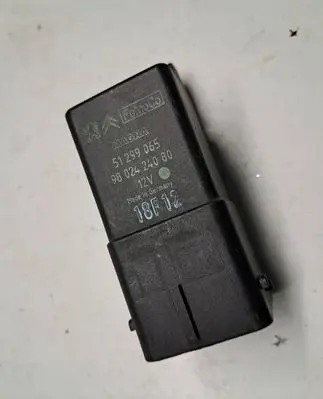 Citroen C4 II Picasso Glow plug pre-heat relay 9802424080