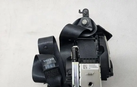 Volvo XC40 Front seatbelt 32239399