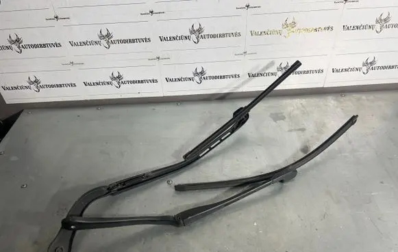BMW 3 E90 E91 Front wiper blade arm 61617171639 61617171641