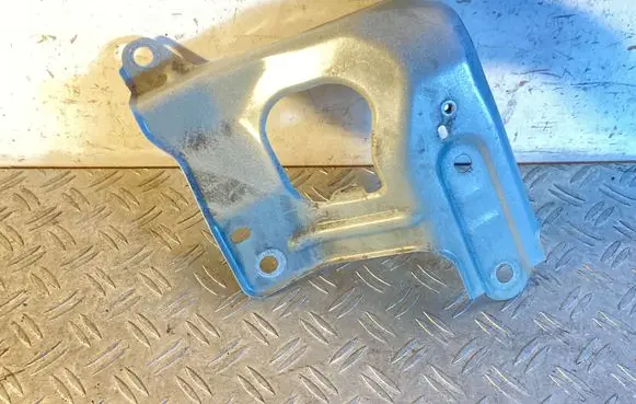 Tesla Model Y Fender mounting bracket 148749100A