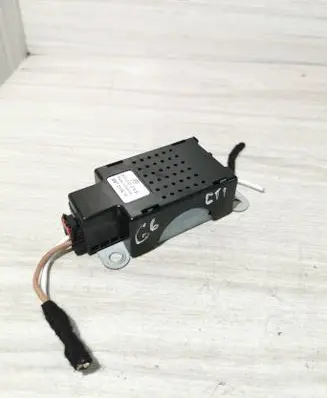 Volkswagen Golf VI Aerial antenna amplifier 5M0035570B