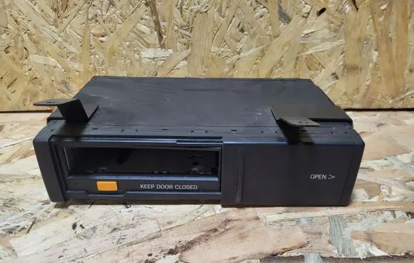 Ford Galaxy CD/DVD changer 95VW18C849BA