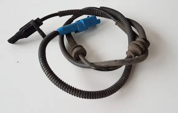 Peugeot 208 ABS brake wheel speed sensor 9665455580