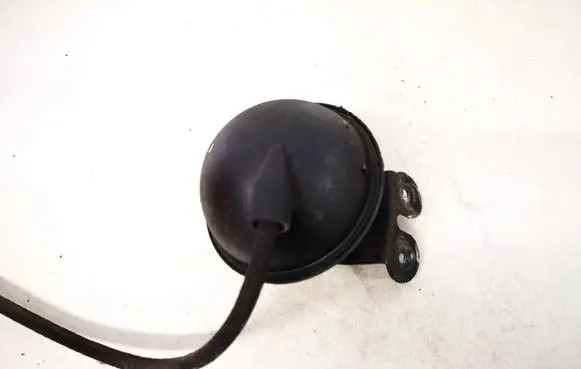 Volkswagen PASSAT B5 Vacuum air tank 054129808