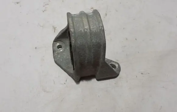 Volvo XC60 Engine mount bracket 31480990