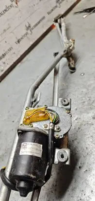 Opel Vectra B Front wiper linkage and motor 404496