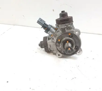 BMW X5 E70 Fuel injection high pressure pump 7805419 0445010623