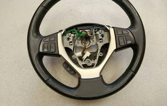 Suzuki Grand Vitara II Steering wheel GS13114630