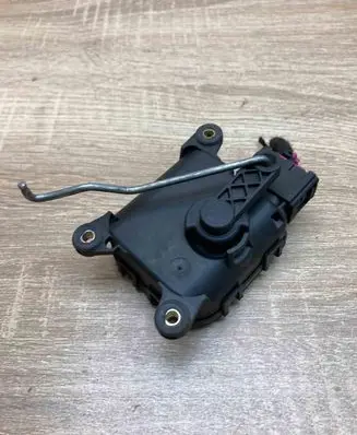 Audi A6 S6 C5 4B Air flap motor/actuator 4B1820511A 0132801127 WITHPLUG