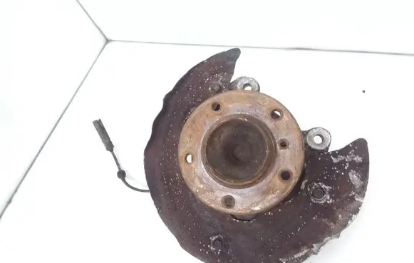 BMW 1 E81 E87 Front wheel hub spindle knuckle 6764443 31216764443