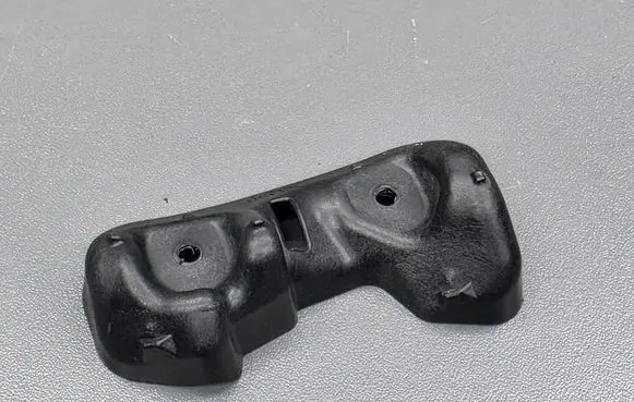 KIA Sportage Headlight/headlamp mounting bracket 