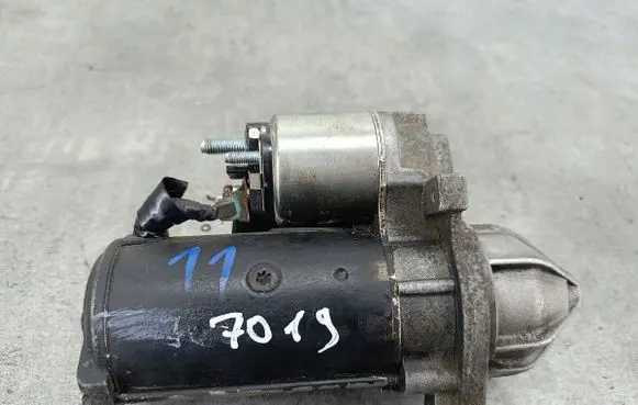 Mercedes-Benz Vito Viano W638 Starter motor VALEO
