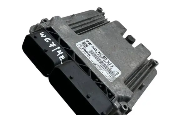 Volkswagen Golf VII Engine control unit/module 04L907309A 0281018526 1039S57279