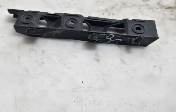 Volkswagen PASSAT B6 Front bumper mounting bracket 3C0807183