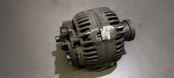 Volvo XC90 Generator/alternator 30658085 0124525060