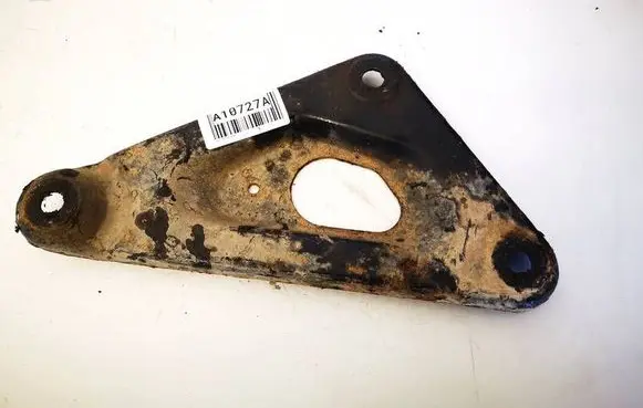 Opel Zafira B Engine mounting bracket 