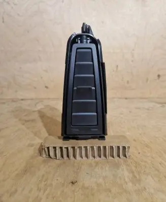 Rear air vent grill