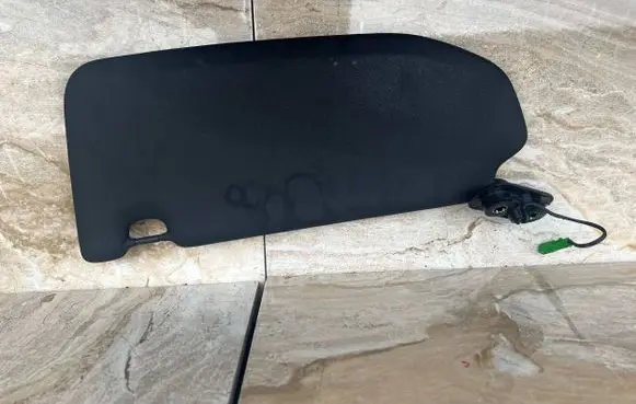 Volvo C40 Sun visor