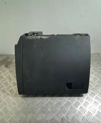 Volkswagen Touran III Glove box 5TB857097C