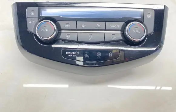 Nissan X-Trail T32 Air conditioner control unit module 275004EA0A 20151020 X887035P
