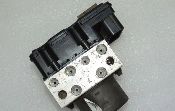 Mini One - Cooper Coupe R56 ABS Pump 34506786224 6786224 34506786221