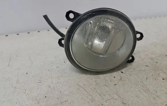 Toyota Avensis T250 Front fog light 