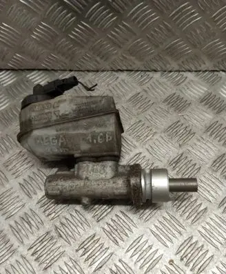 Renault Megane I Master brake cylinder 7700828034
