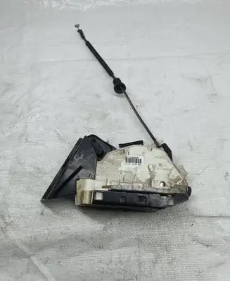 Skoda Yeti (5L) Rear door lock 5K4839016R
